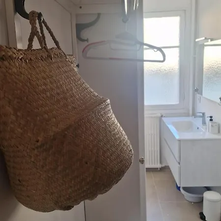 Centre - Proche De La - Fr Apartamento